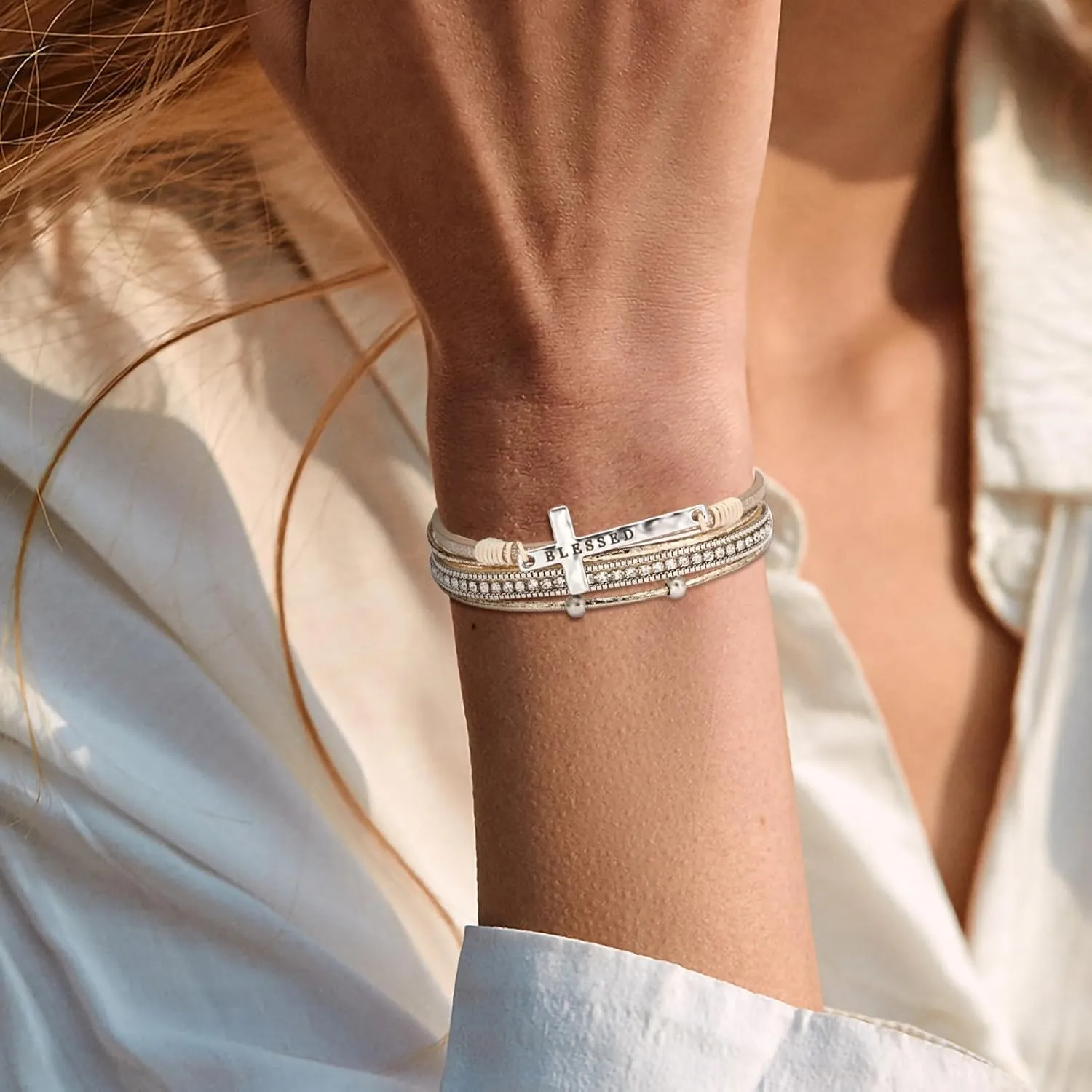 Fesciory Leopard Bracelet for Women, Boho Leather Wrap Multi-Layer Pearl Crystal Bracelet Bangle Jewelry